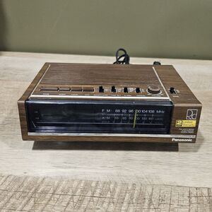 Panasonic Model RC-6050 Alarm Clock Radio Tested Working